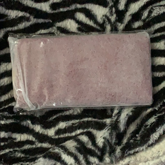 Never Used/New Edition Clutch Wallet - Picture 8 of 8